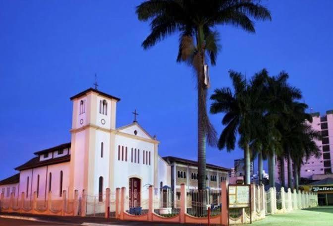 Hotel Golden Dolphin Com Cafe Da Manha! Piscinas 24H Caldas Novas Bagian luar foto