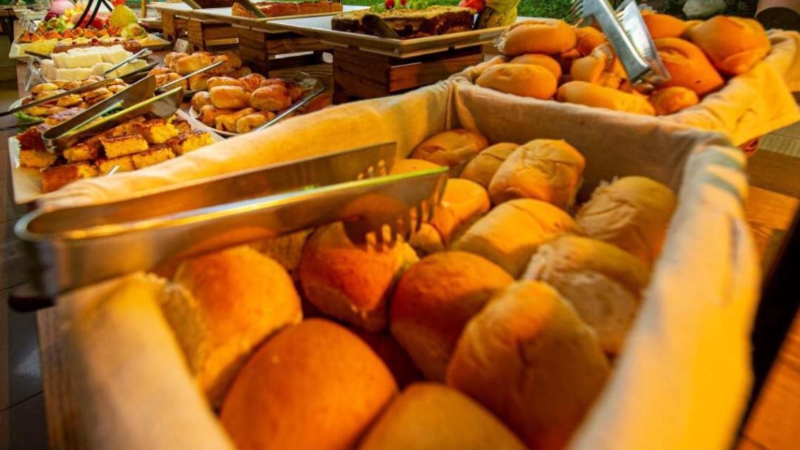 Hotel Golden Dolphin Com Cafe Da Manha! Piscinas 24H Caldas Novas Bagian luar foto